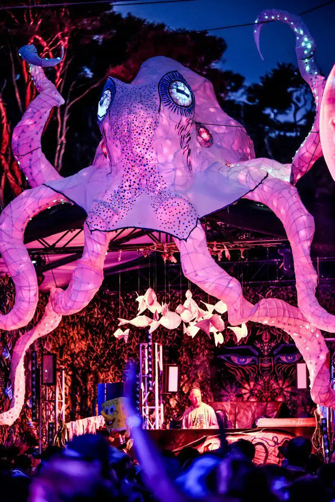 Techno DJ Rob Warner